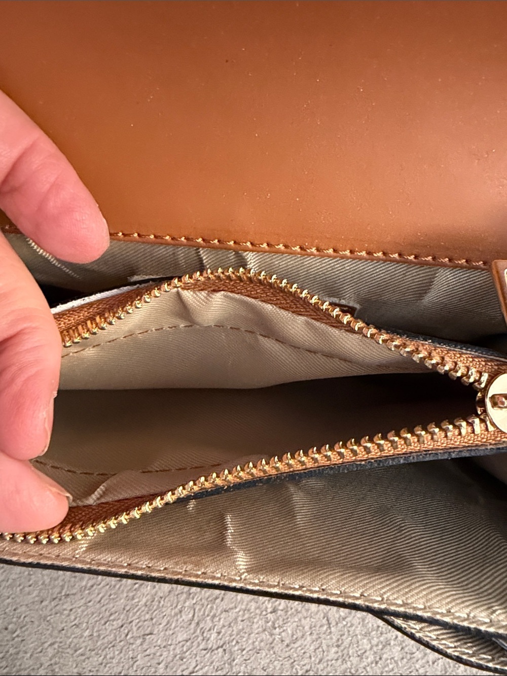Classic Tan Leather Crossbody with Gold Push-Lock - Picture 5 of 7